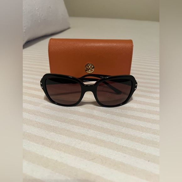 Excellent Used Condition | Tory Burch Women’s Sunglasses - Picture 4 of 10